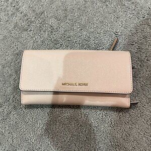 Micheal Kors Jet Set Travel Large Chain Trifold Wallet